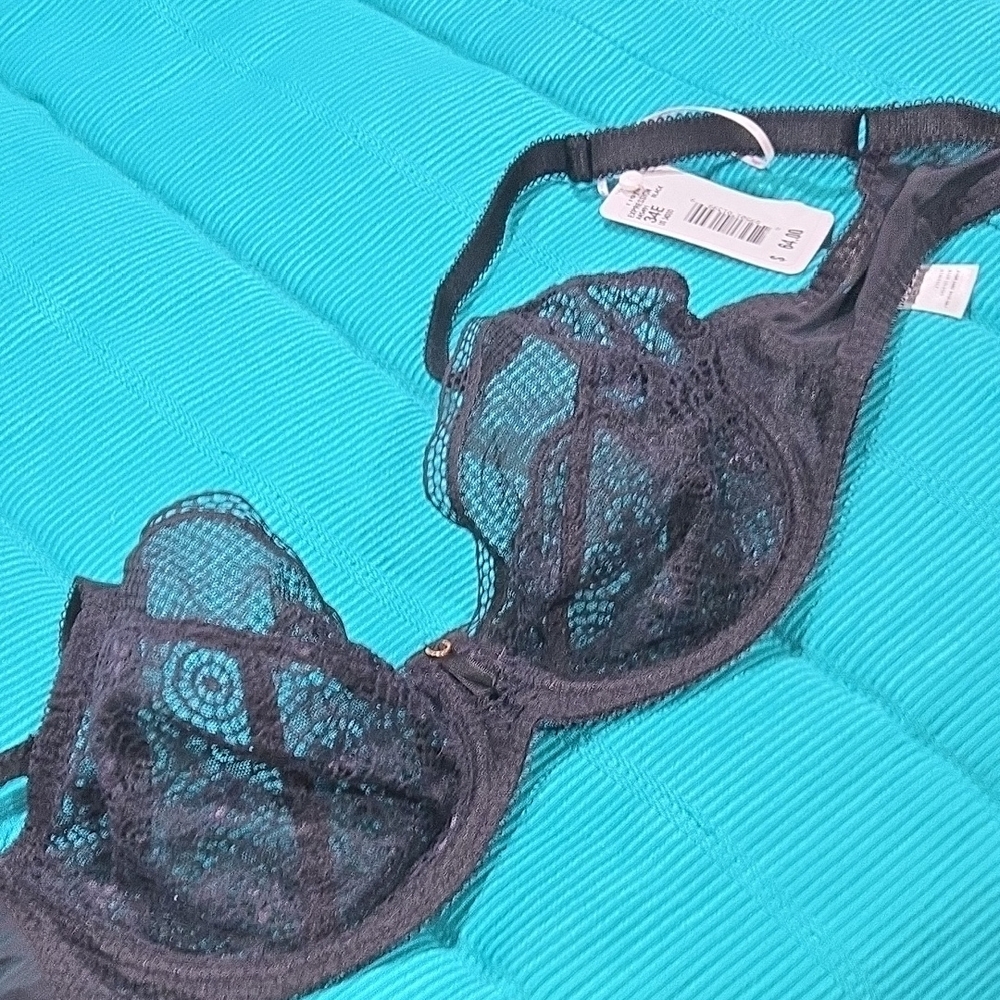 Lace Underwire Bra in Black
